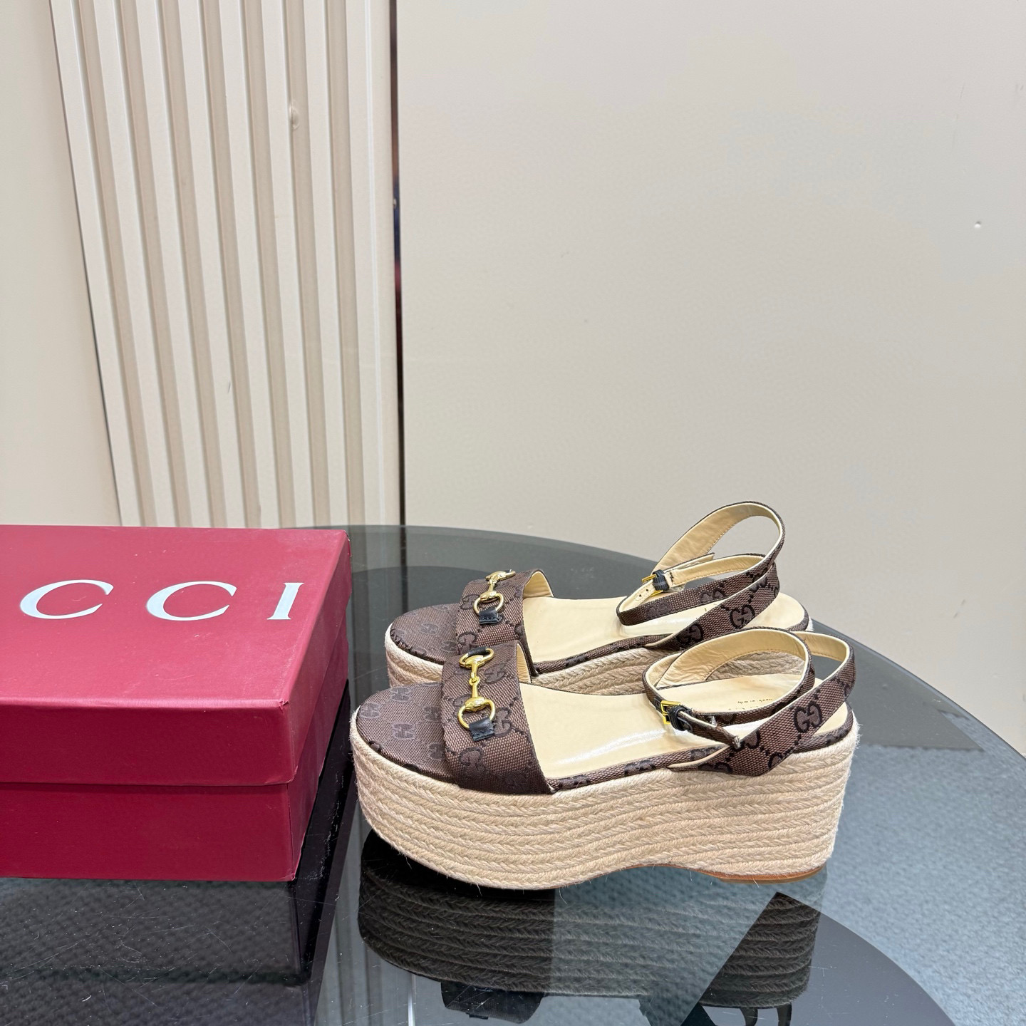 구찌 여자 샌들 7.5cm