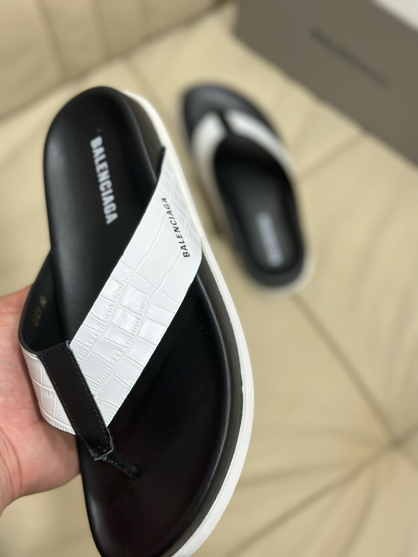 발렌시아가 남자 슬리퍼