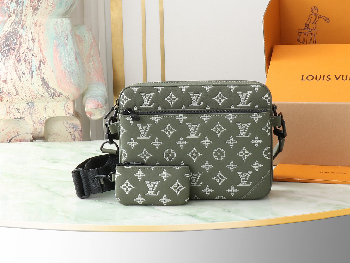 루이비통 M12490 남자가방