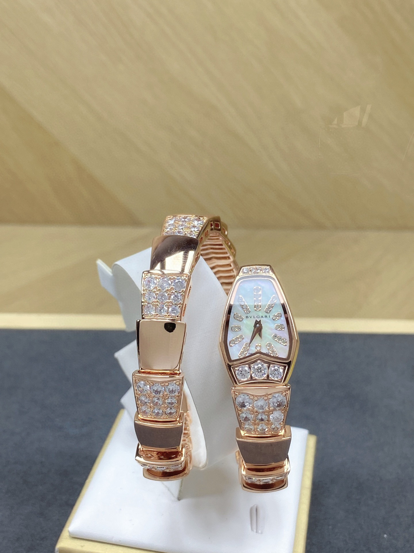 불가리 2칼라 미러급 여자시계