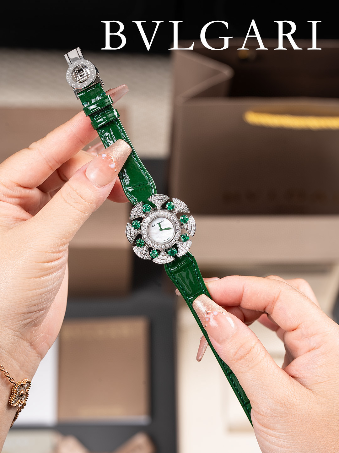 불가리 미러급 여자시계