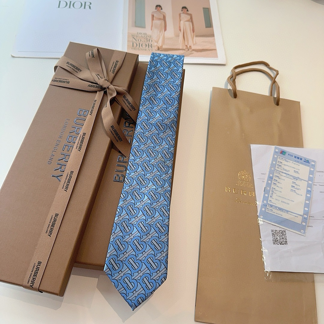 버버리 넥타이