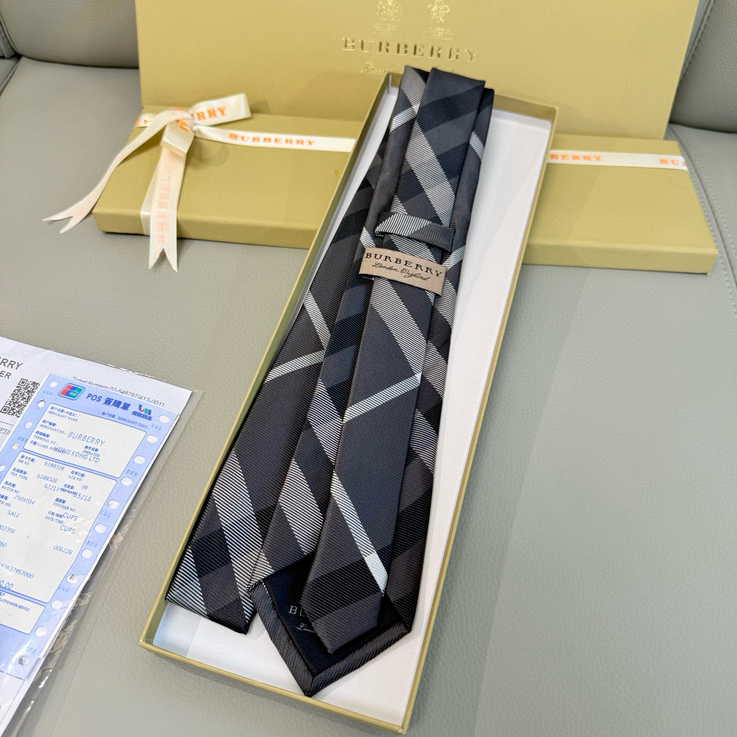 버버리 넥타이