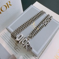 디올 목걸이