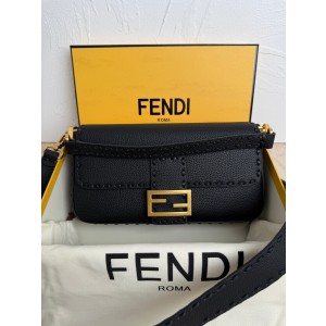 펜디 여자가방 600