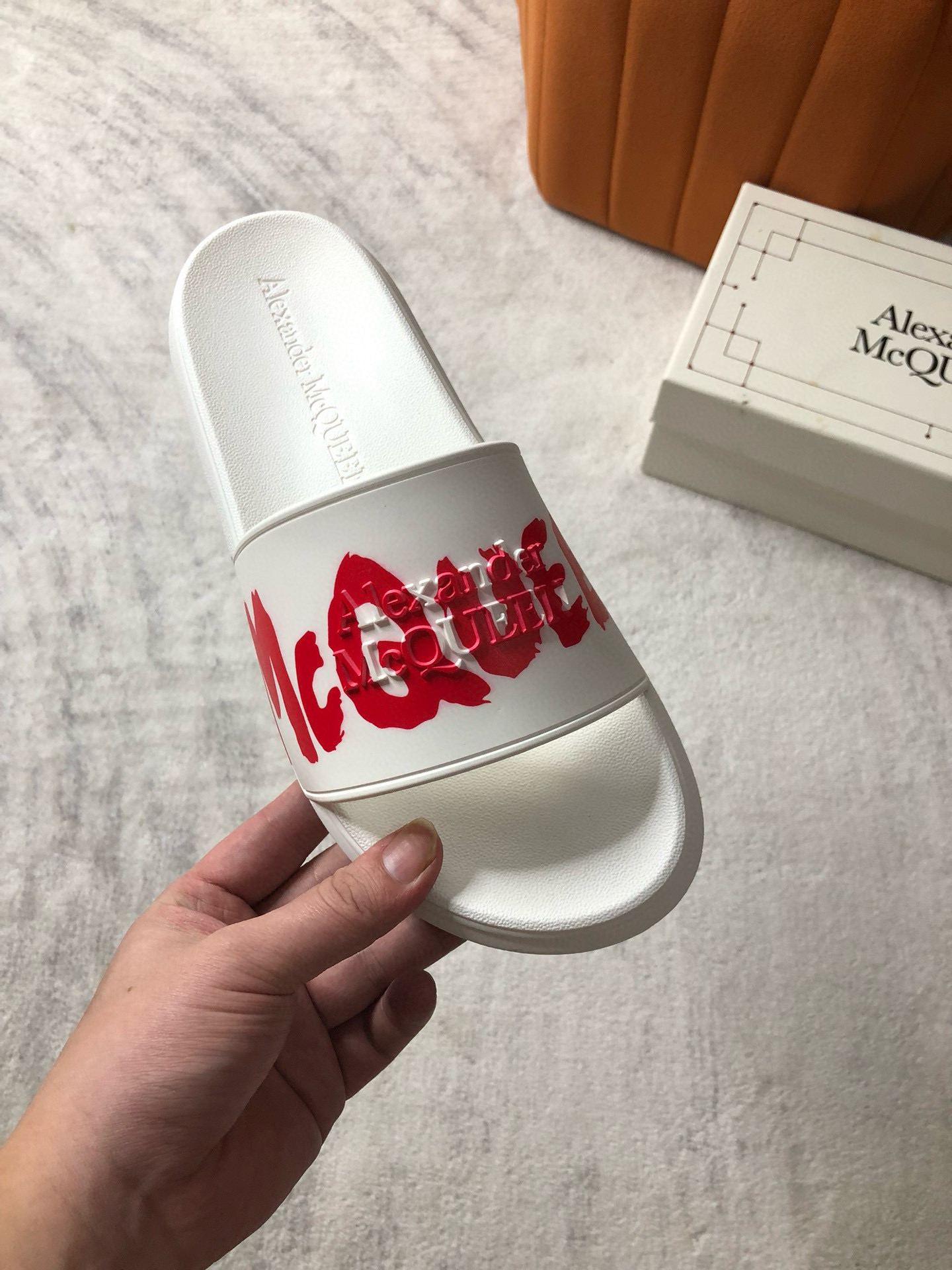알렉산더 맥퀸 남녀공용 슬리퍼