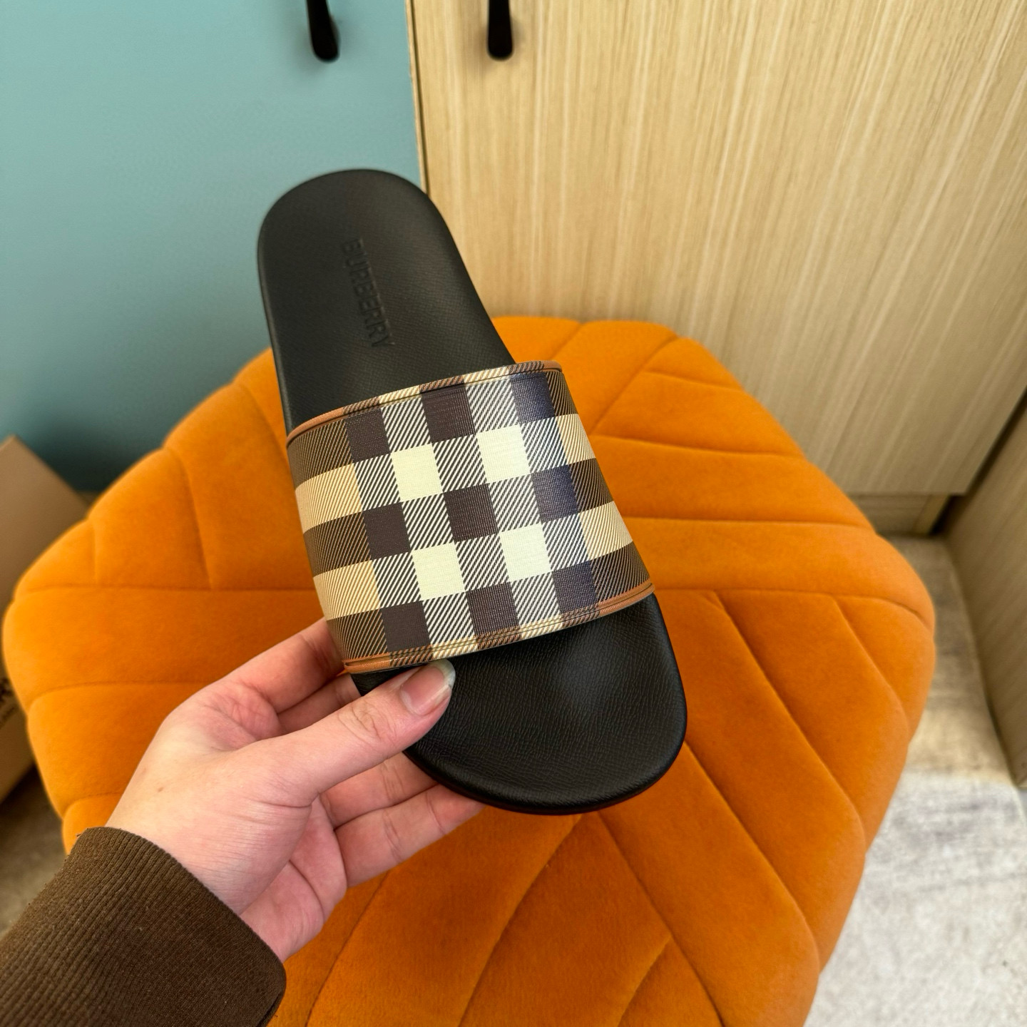 버버리 남녀공용 슬리퍼