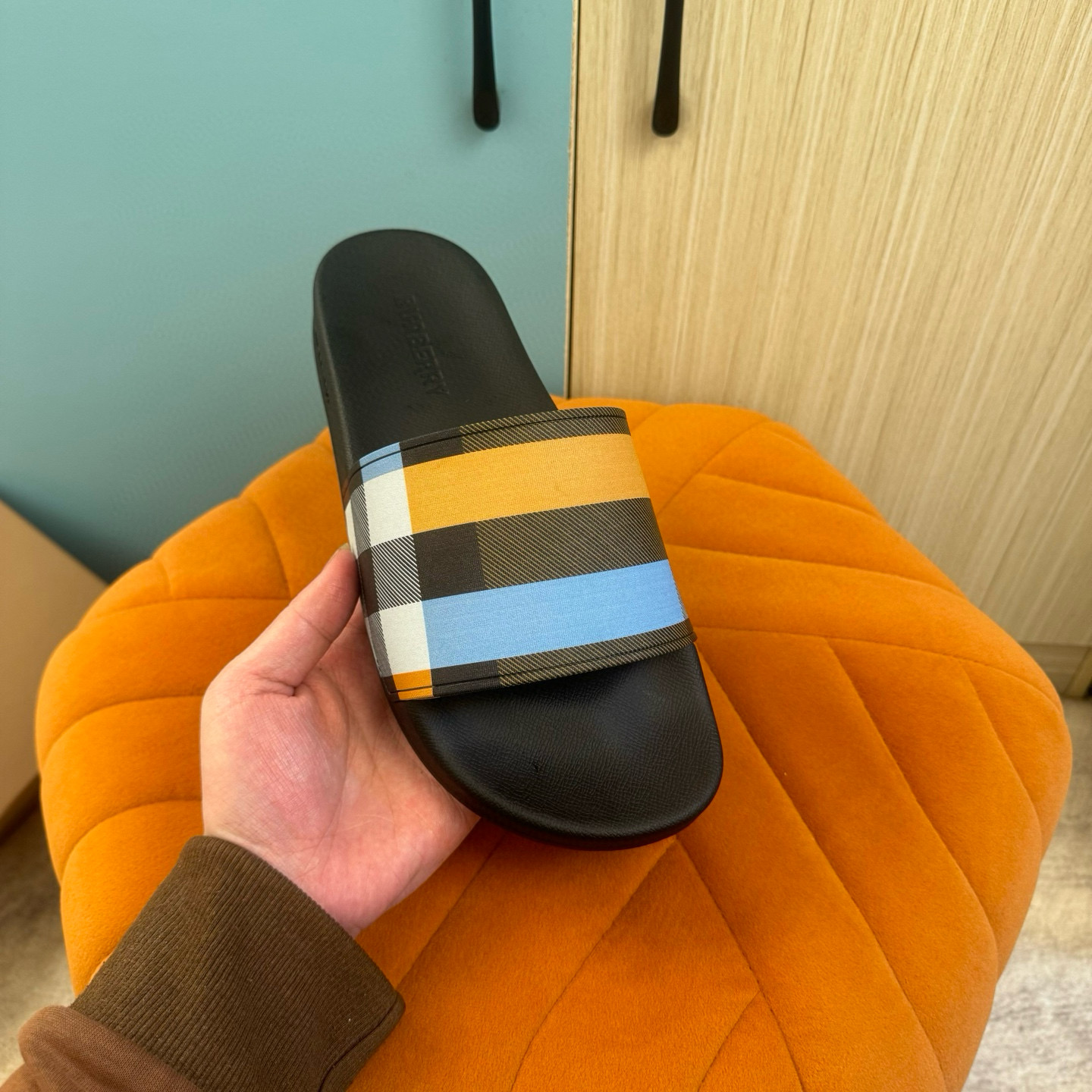 버버리 남녀공용 슬리퍼