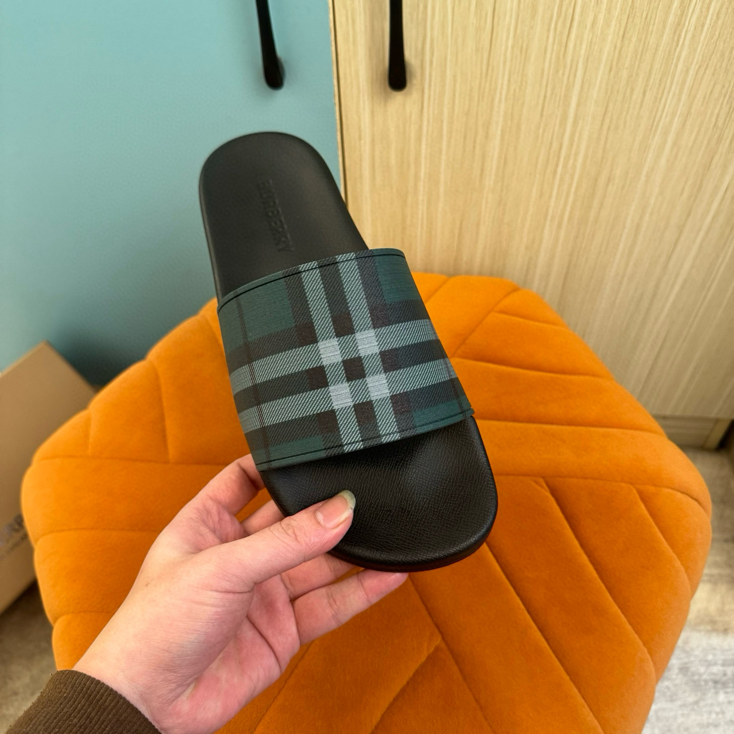 버버리 남녀공용 슬리퍼