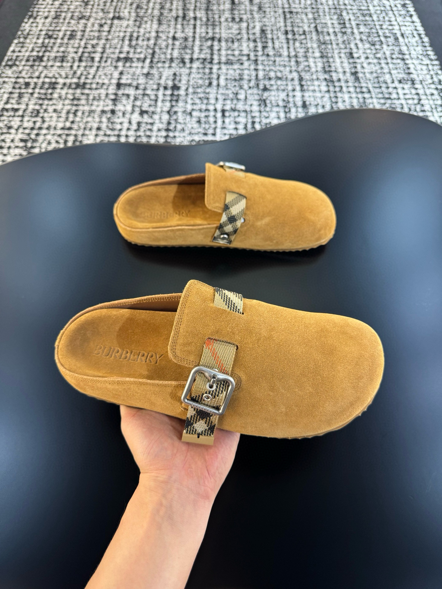 버버리 남자 슬리퍼