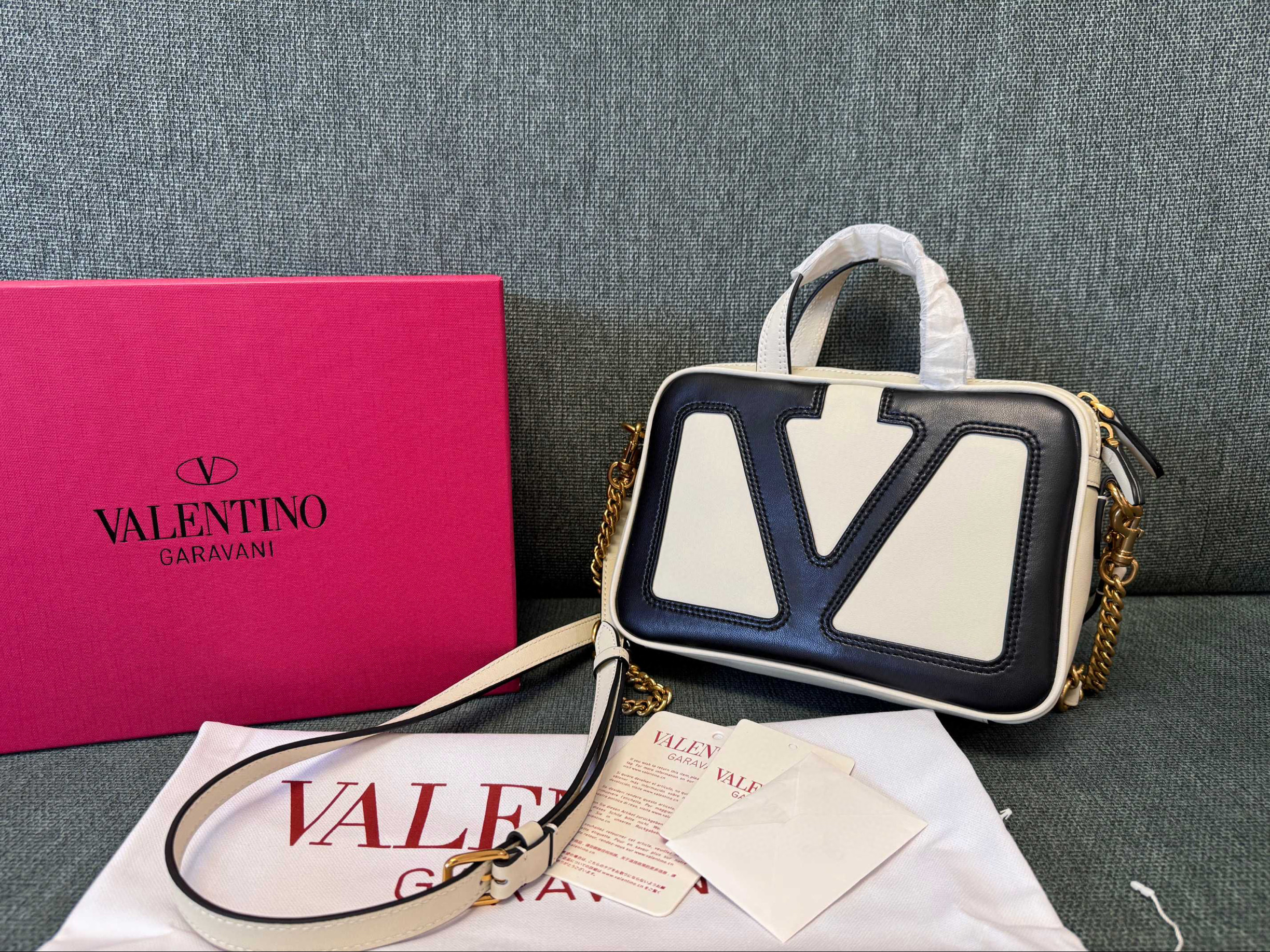 발렌티노 가라바니 여자가방 6400