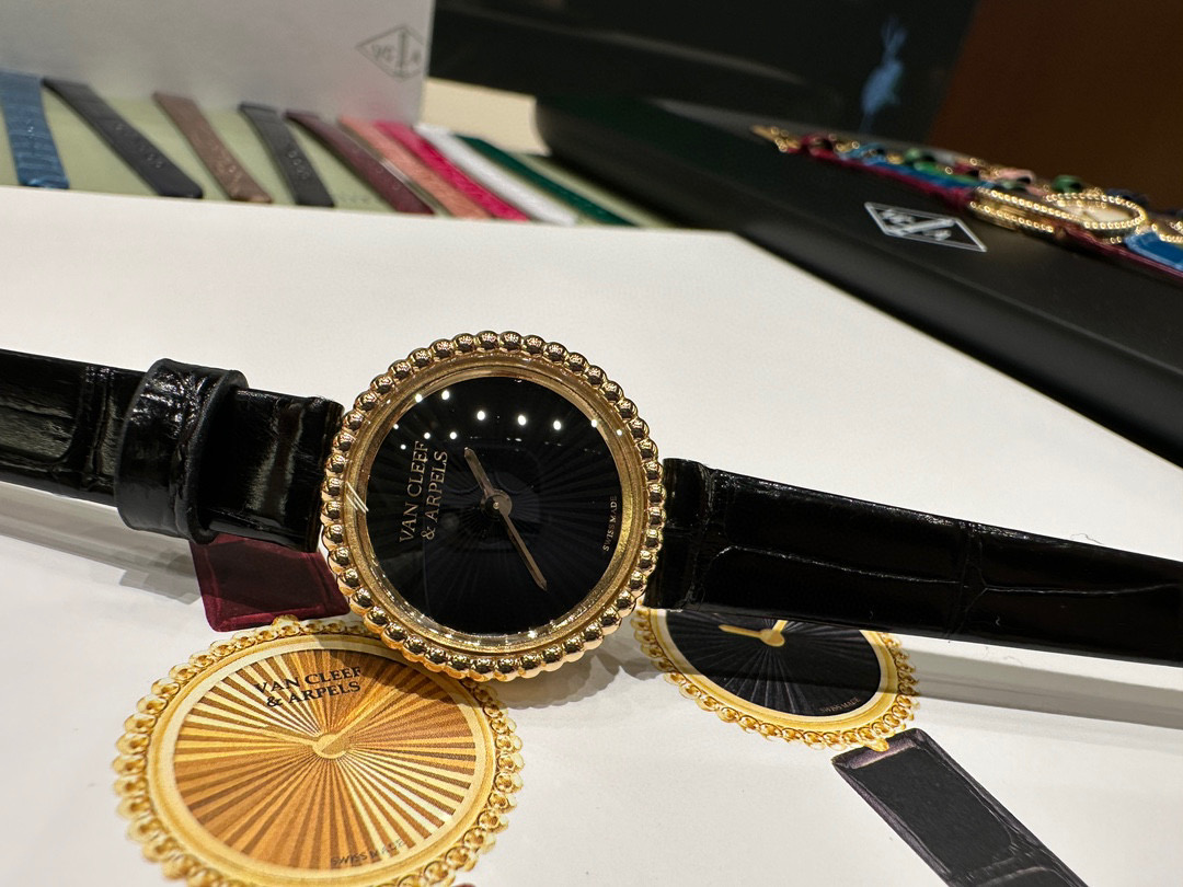 반클리프앤아펠 미러급 여자시계