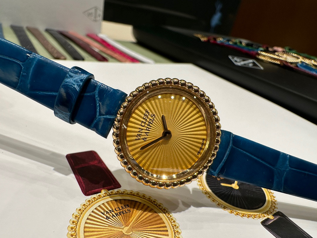 반클리프앤아펠 미러급 여자시계