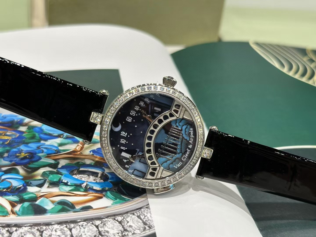 반클리프앤아펠 미러급 여자시계