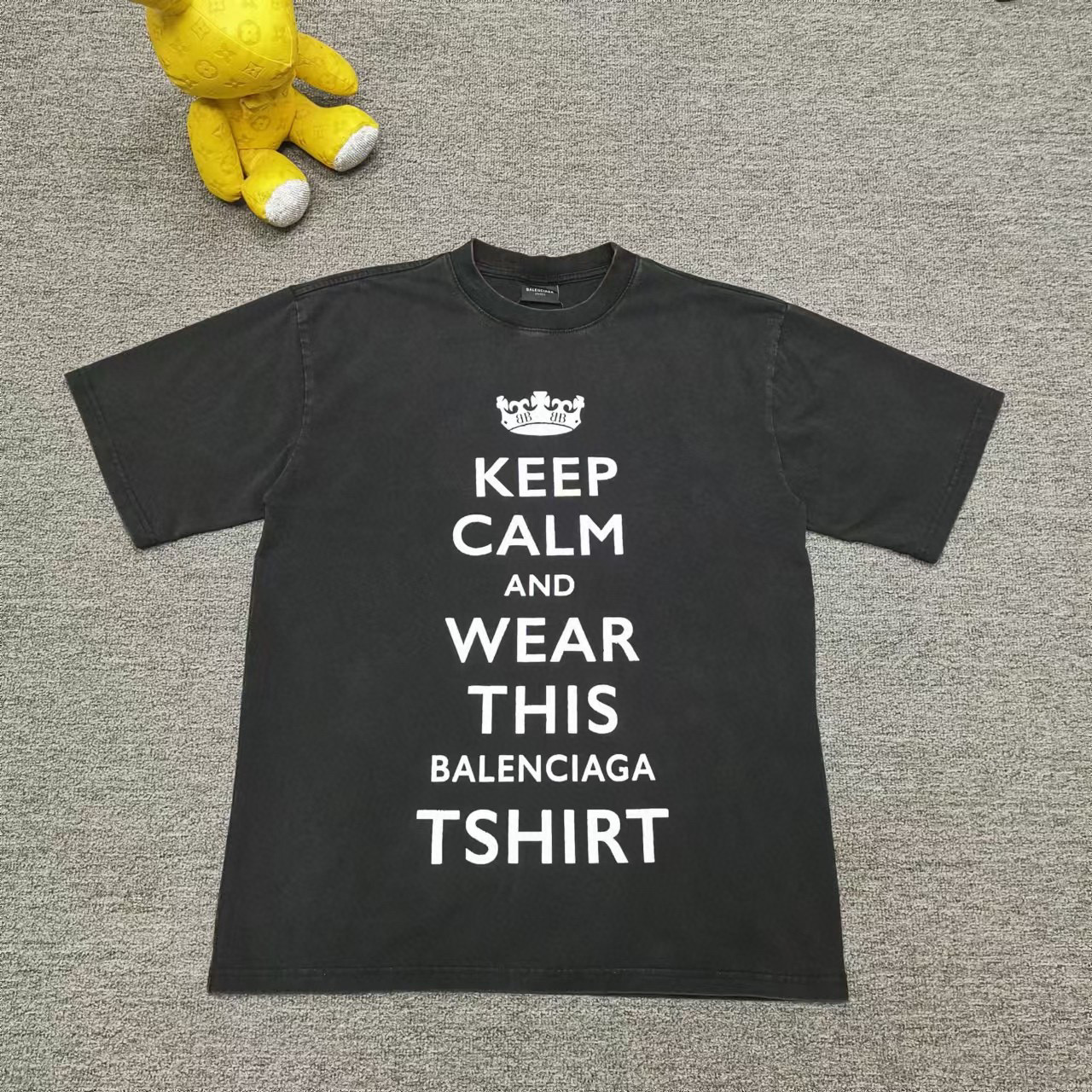 발렌시아가 남녀공용 반팔티