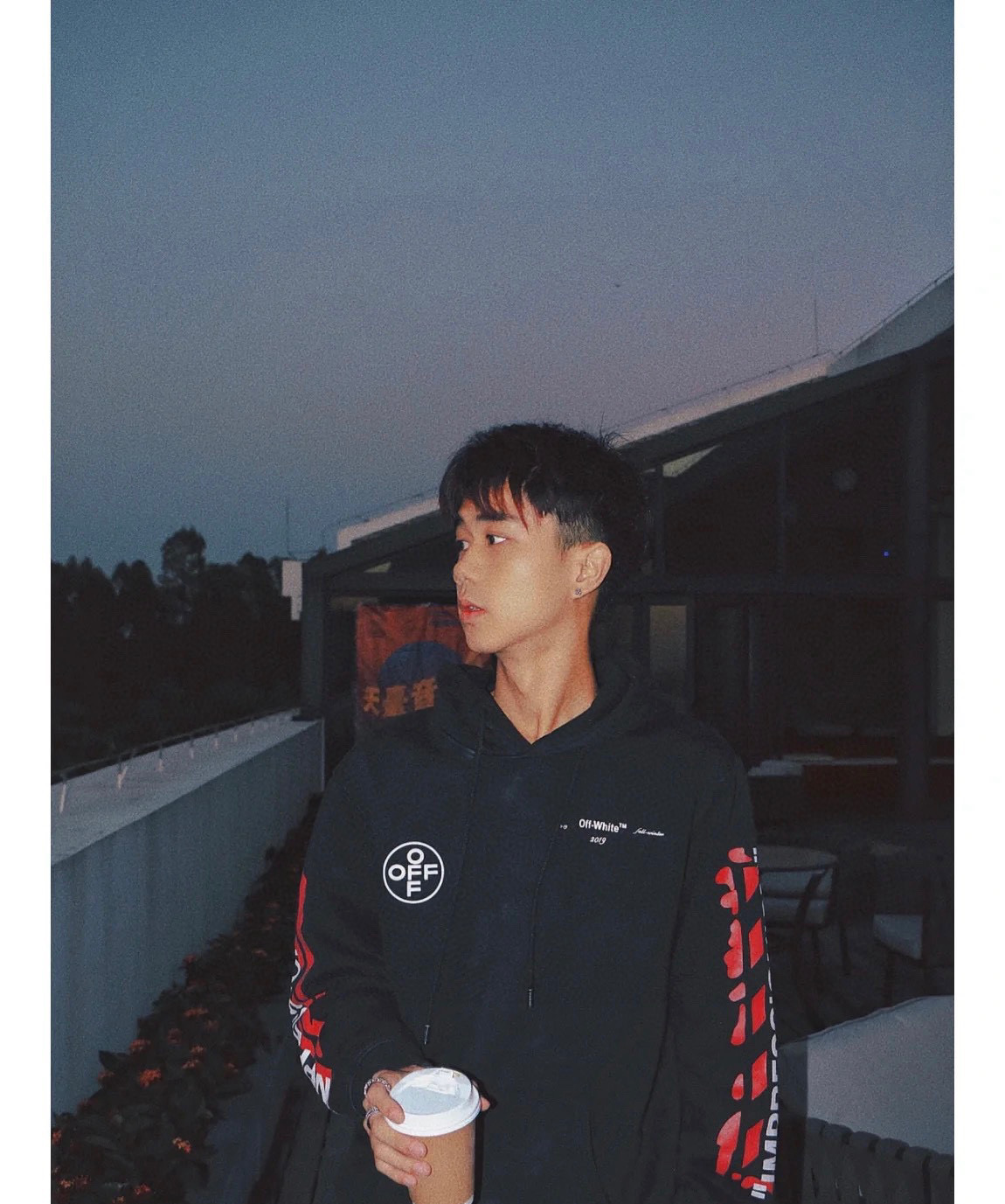 오프화이트 남녀공용 후드티 맨투맨