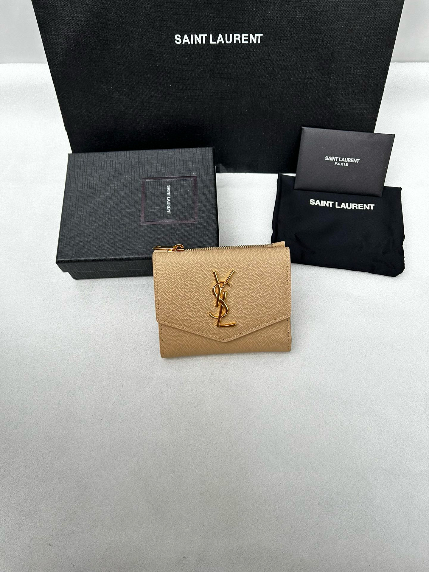 입생로랑 582296 반지갑