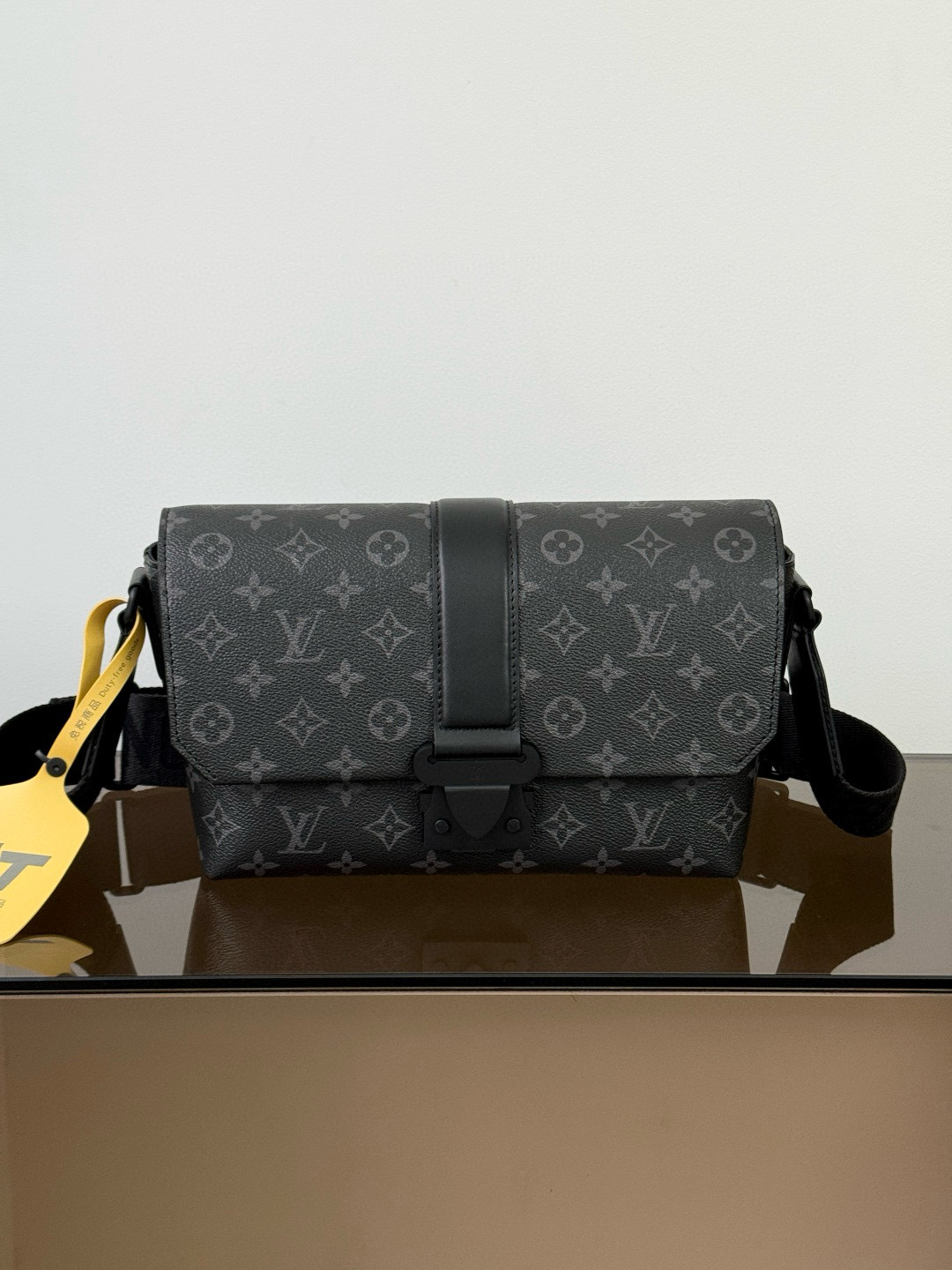 루이비통 M46794 남자가방