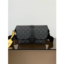 루이비통 M46794 남자가방