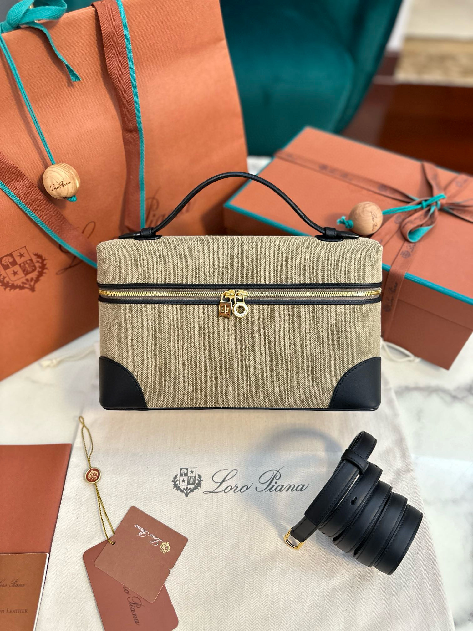 로로피아나 여자가방