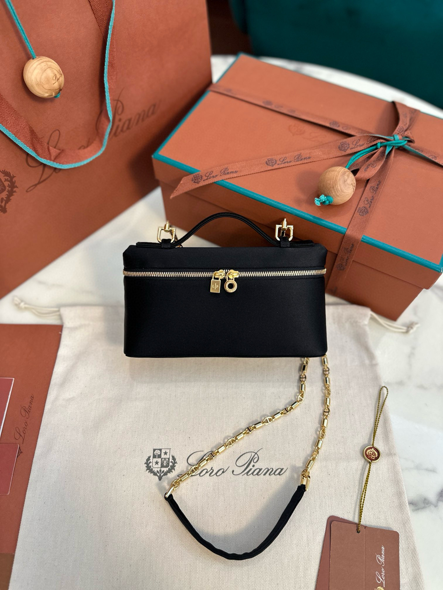 로로피아나 여자가방