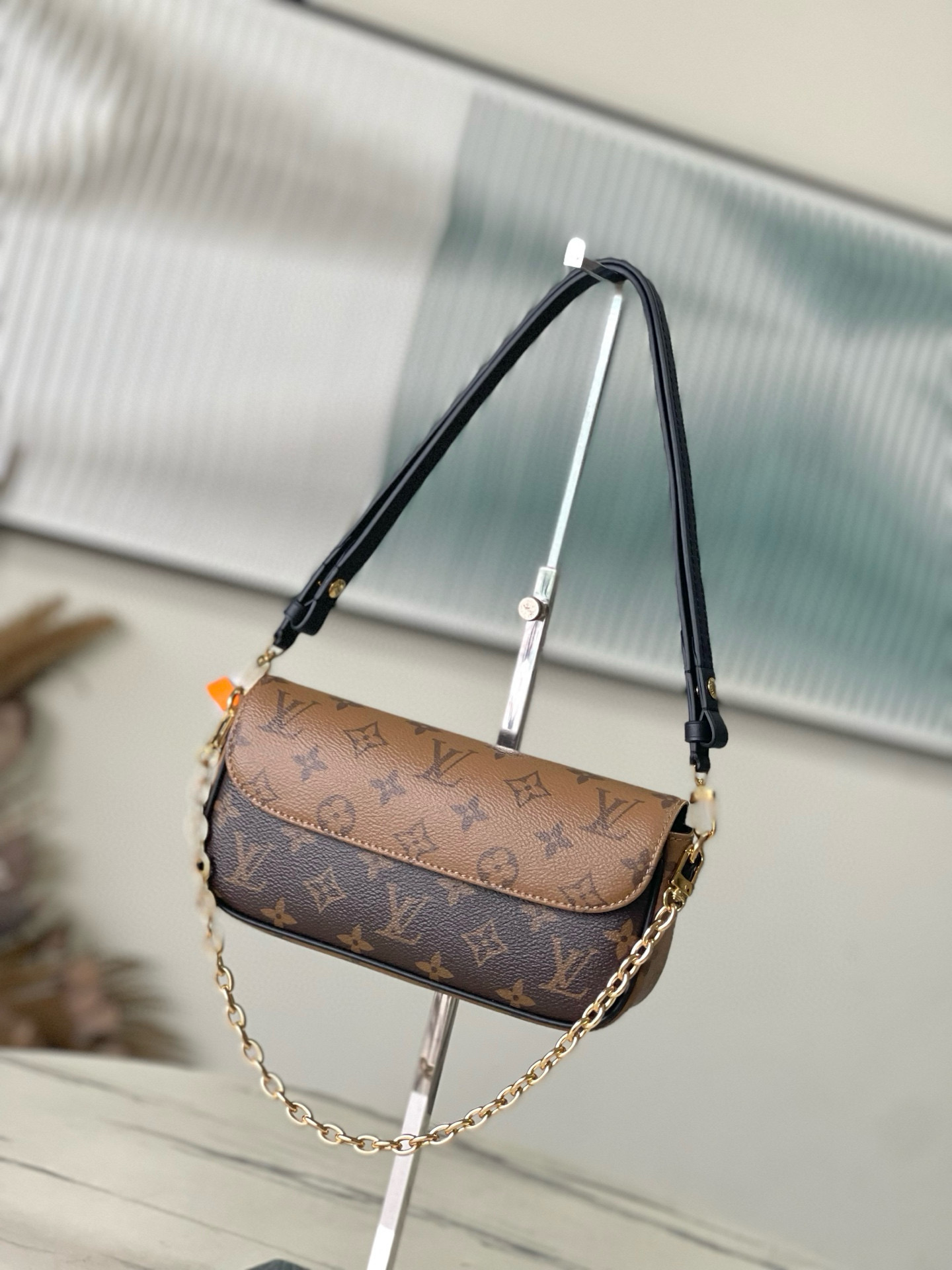 루이비통 M26587 여자가방