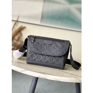 루이비통 M14874 남자가방