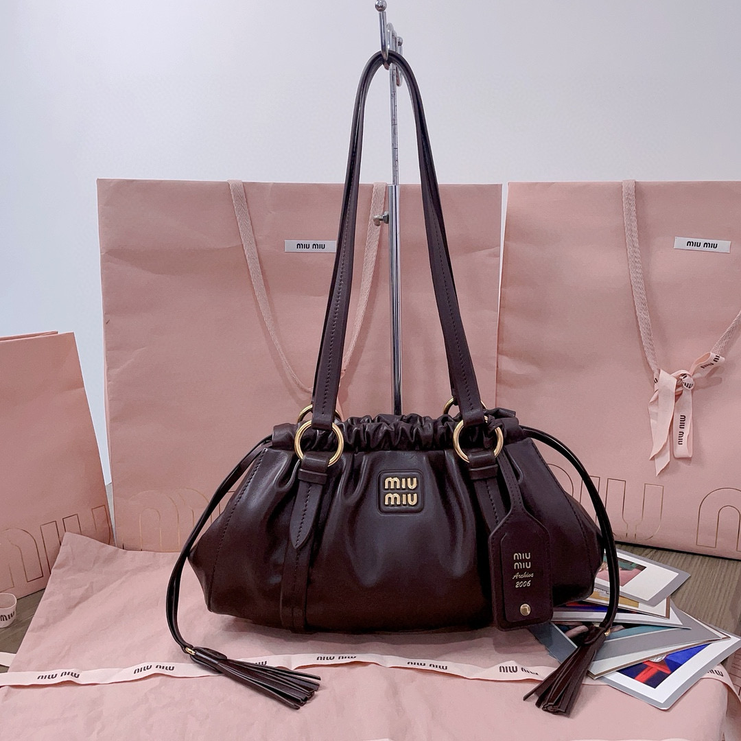 미우미우 5BG306 여행가방