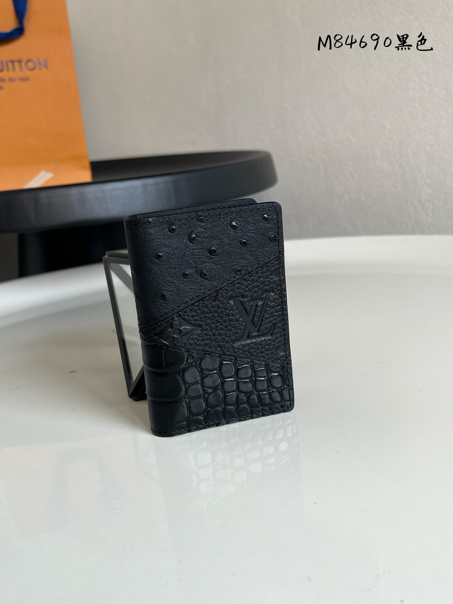 루이비통 M84690 카드지갑 머니클립