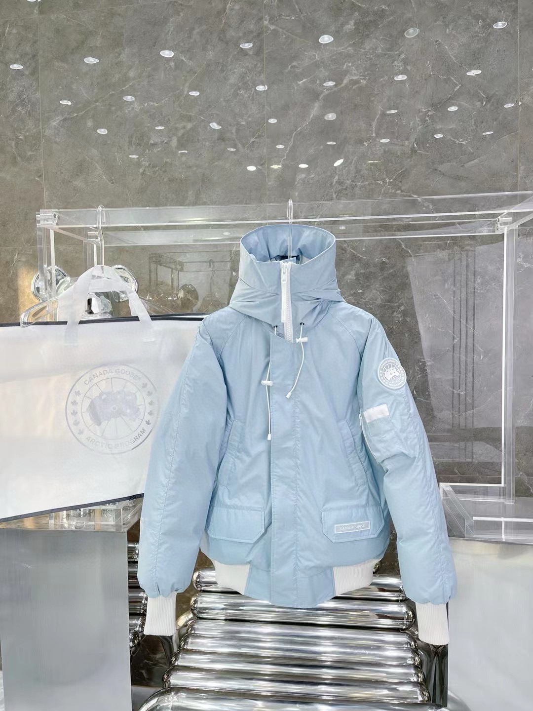 캐나다구스 남녀공용 패딩