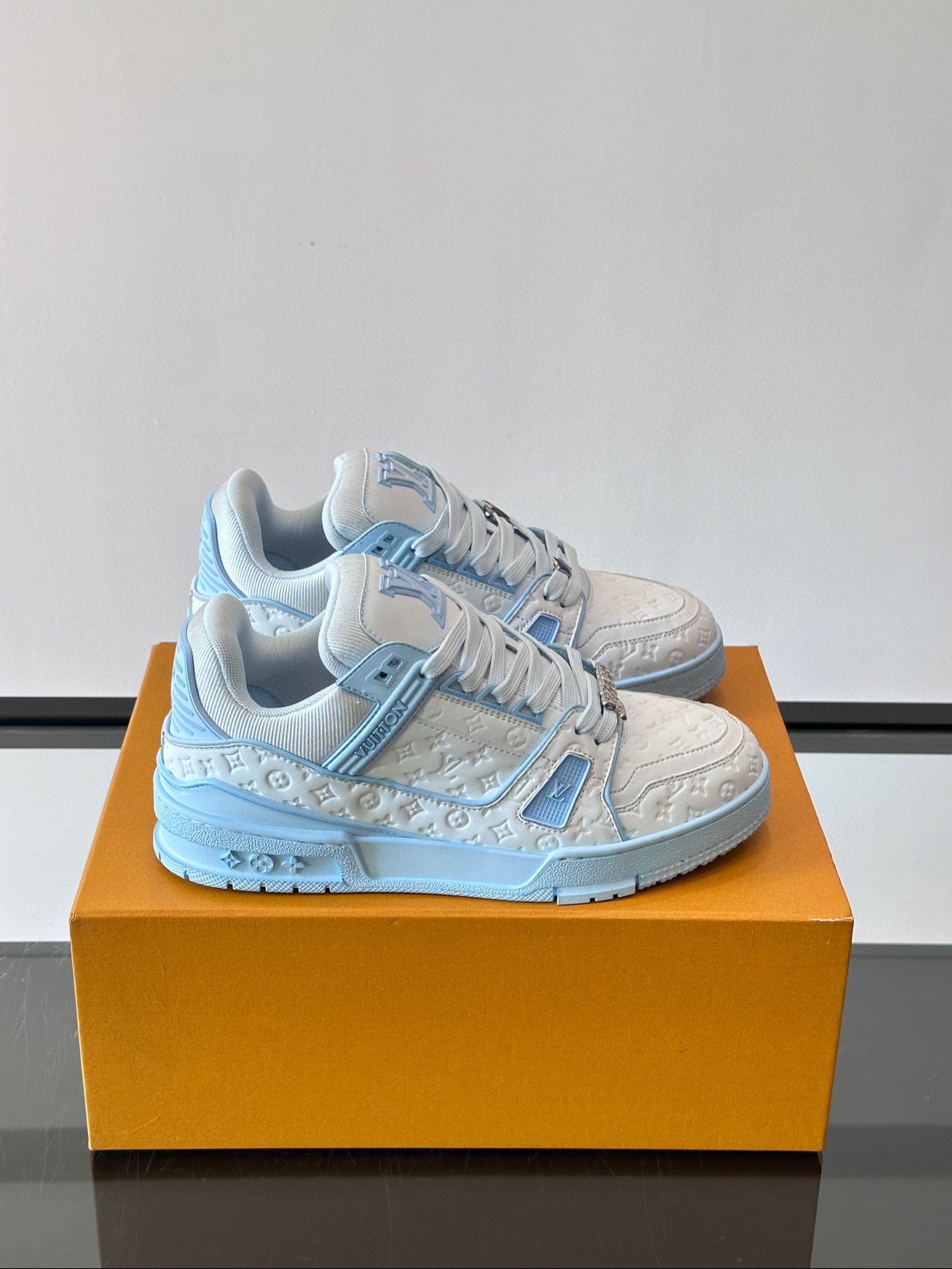 루이비통 트레이너 남자 신발 운동화 스니커즈