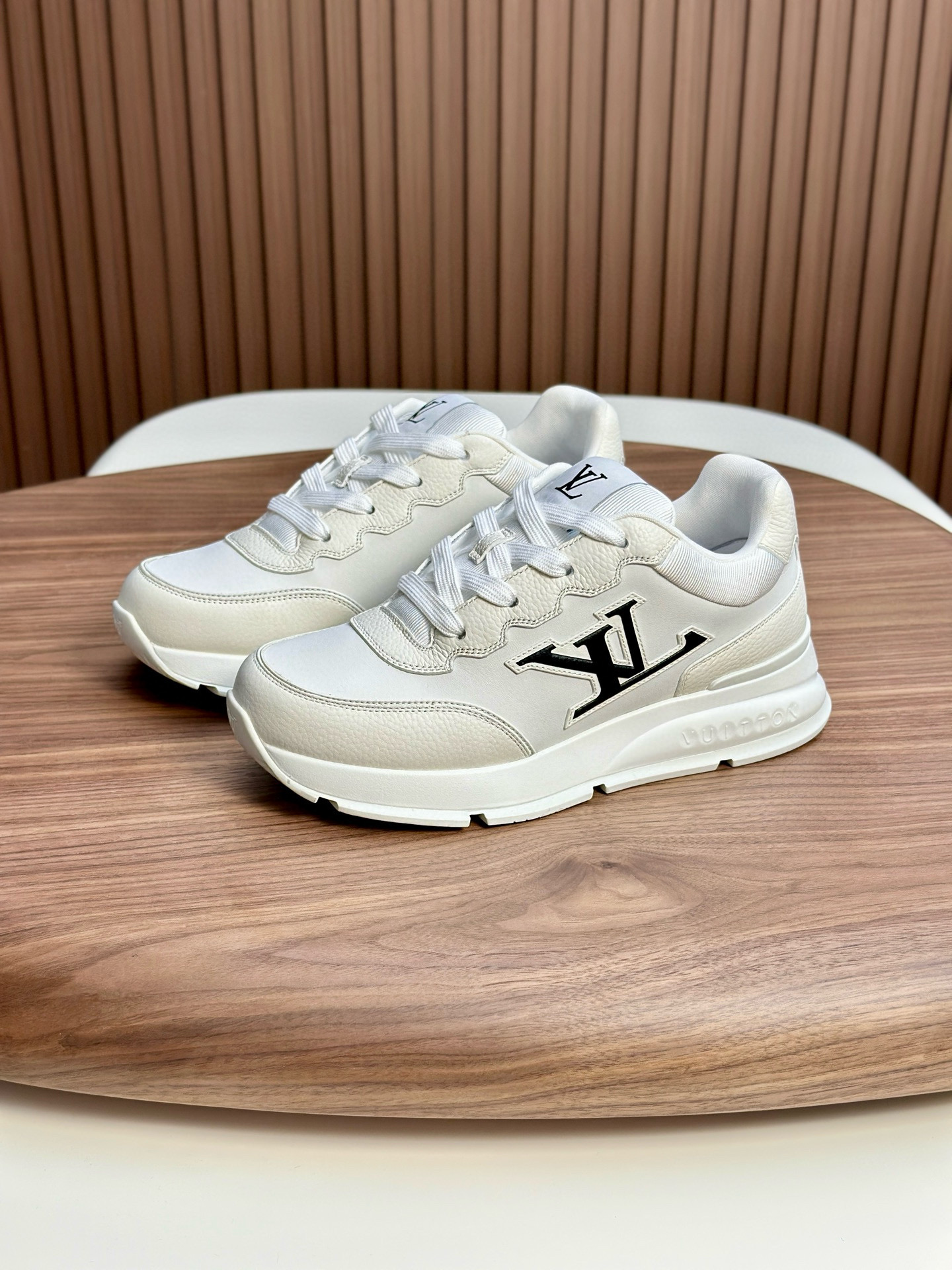 루이비통 트레이너 남자 신발 운동화 스니커즈