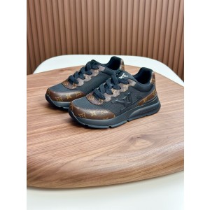 루이비통 트레이너 남자 신발 운동화 스니커즈