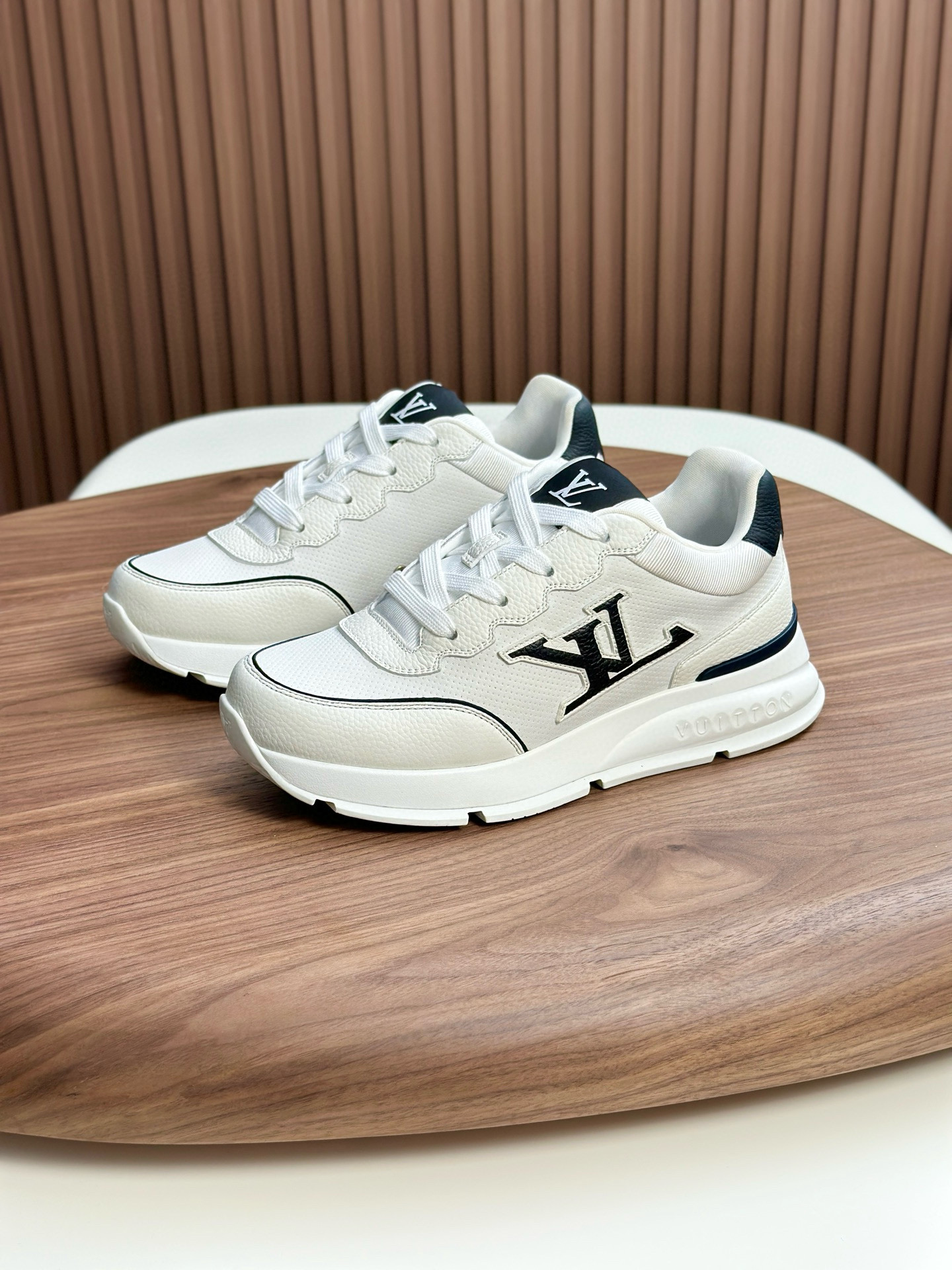 루이비통 트레이너 남자 신발 운동화 스니커즈