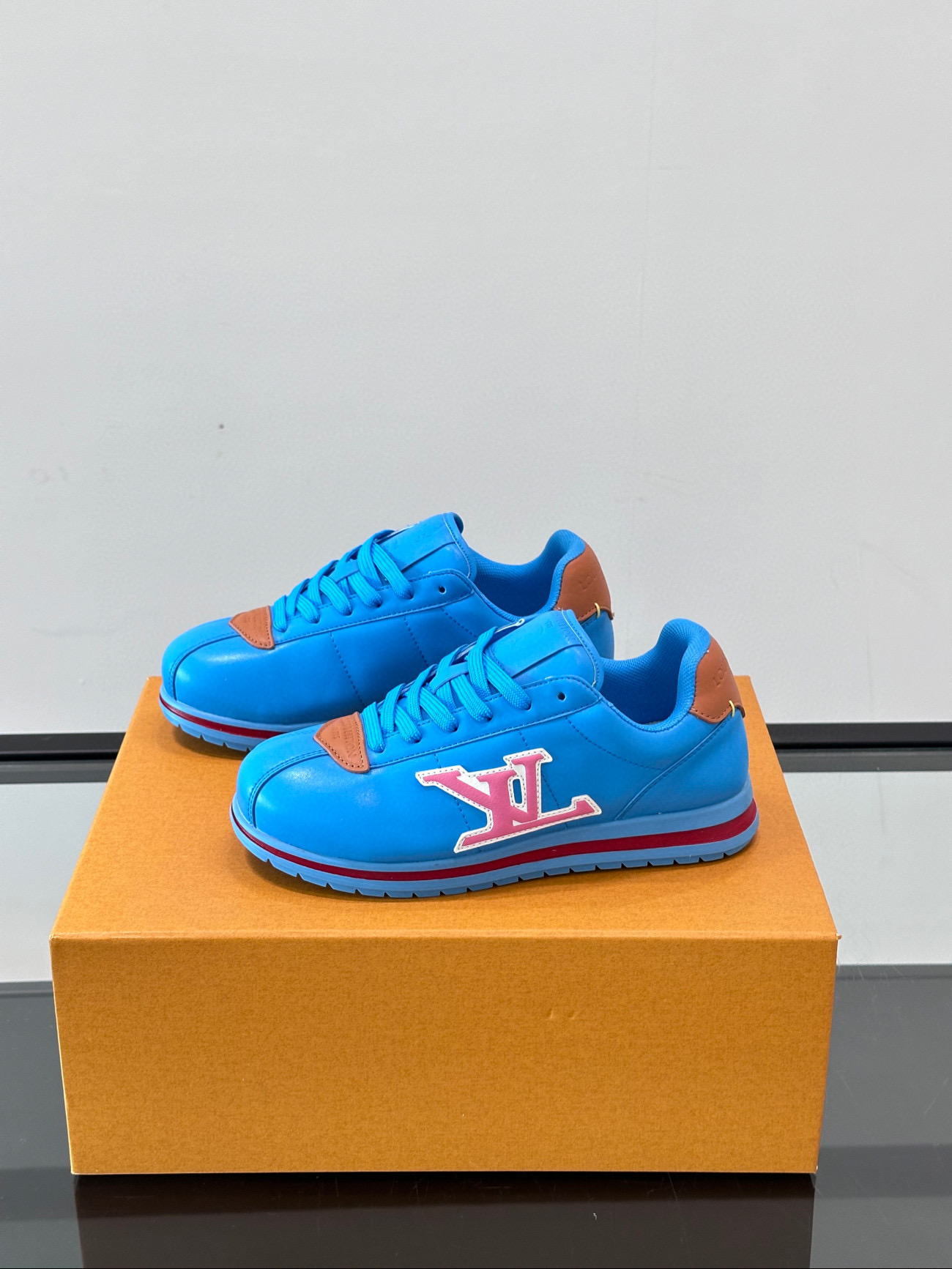 루이비통 남녀공용 신발 운동화 스니커즈