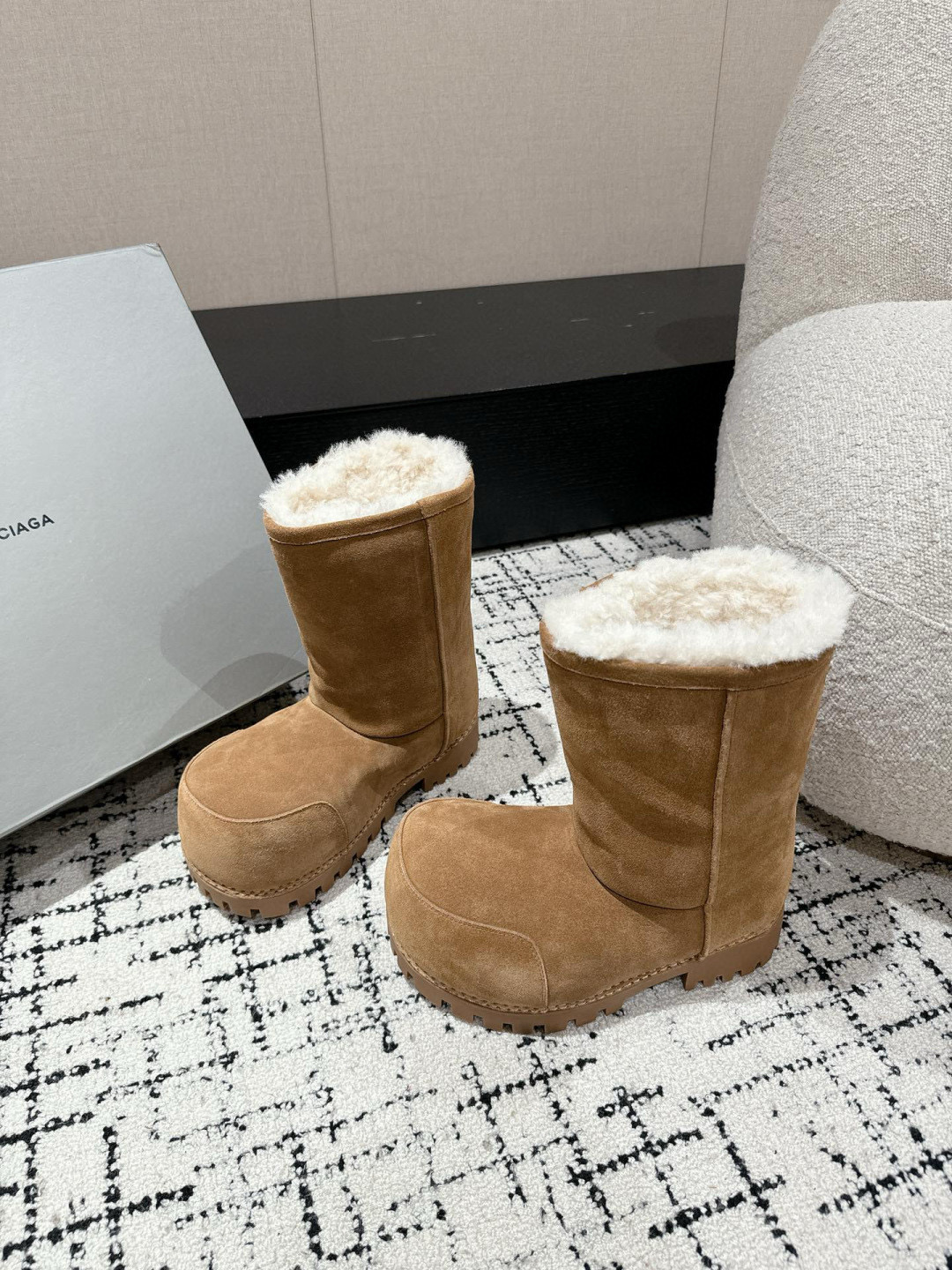 발렌시아가 남여공용 부츠