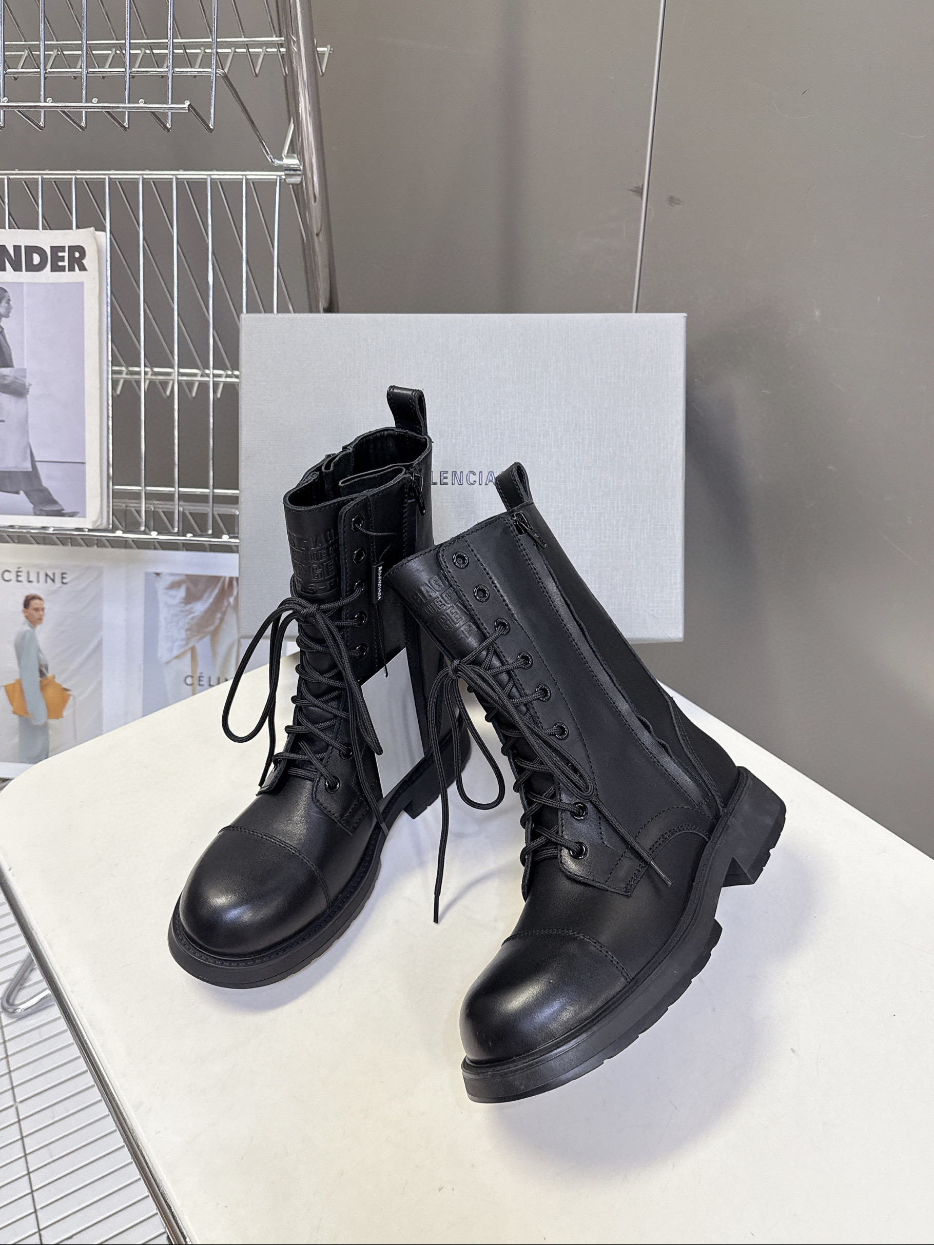 발렌시아가 남여공용 부츠