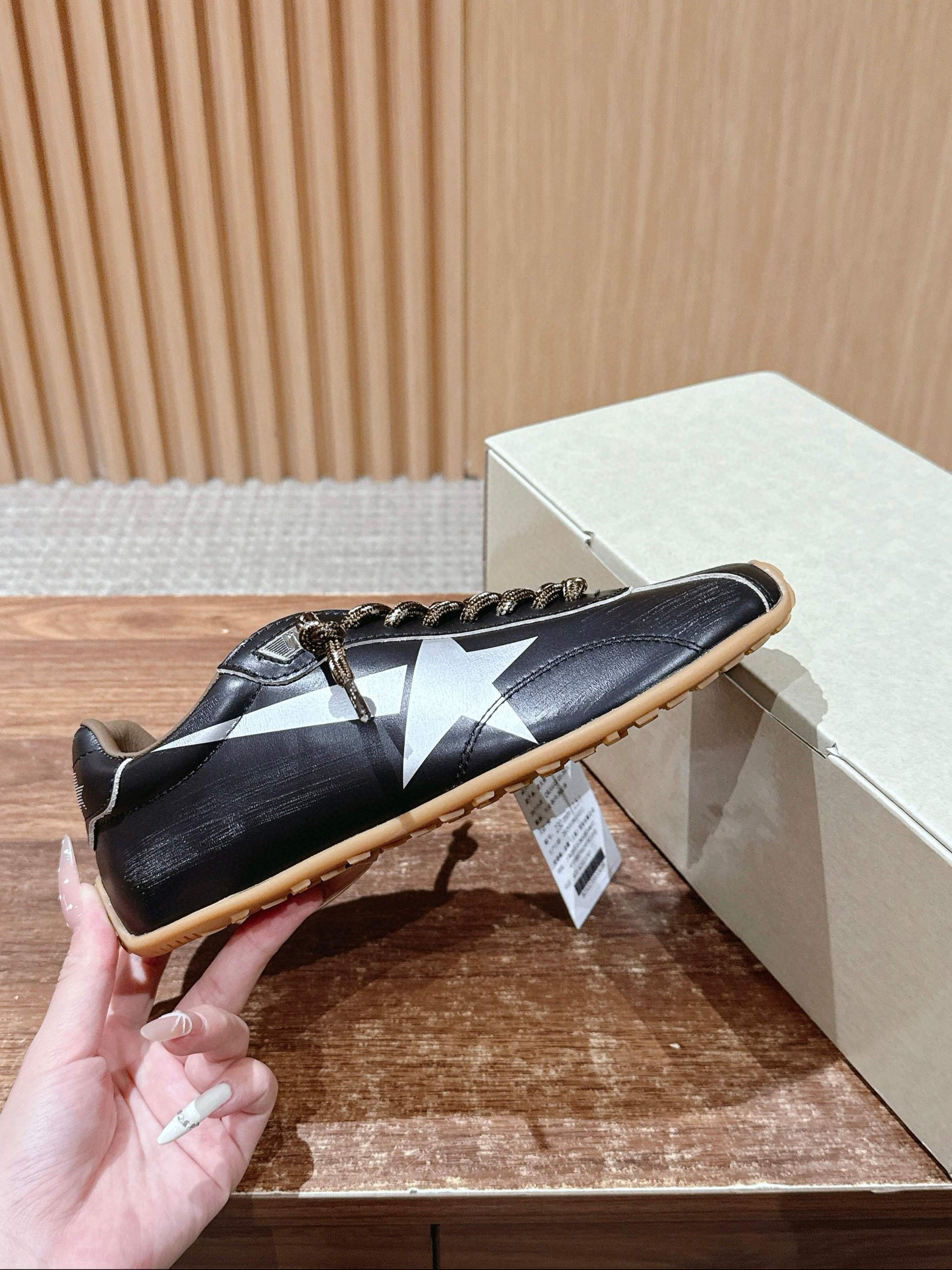 골든구스 남녀공용 신발 운동화 스니커즈