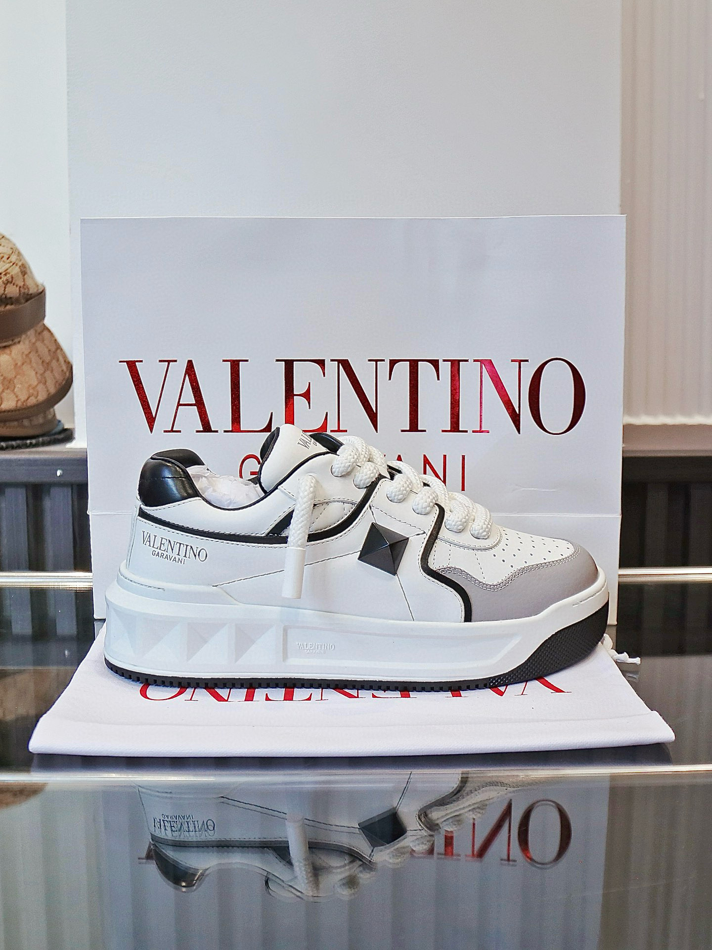 발렌티노 남녀공용 신발 운동화 스니커즈