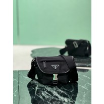 프라다 2VD070 미니 남자가방