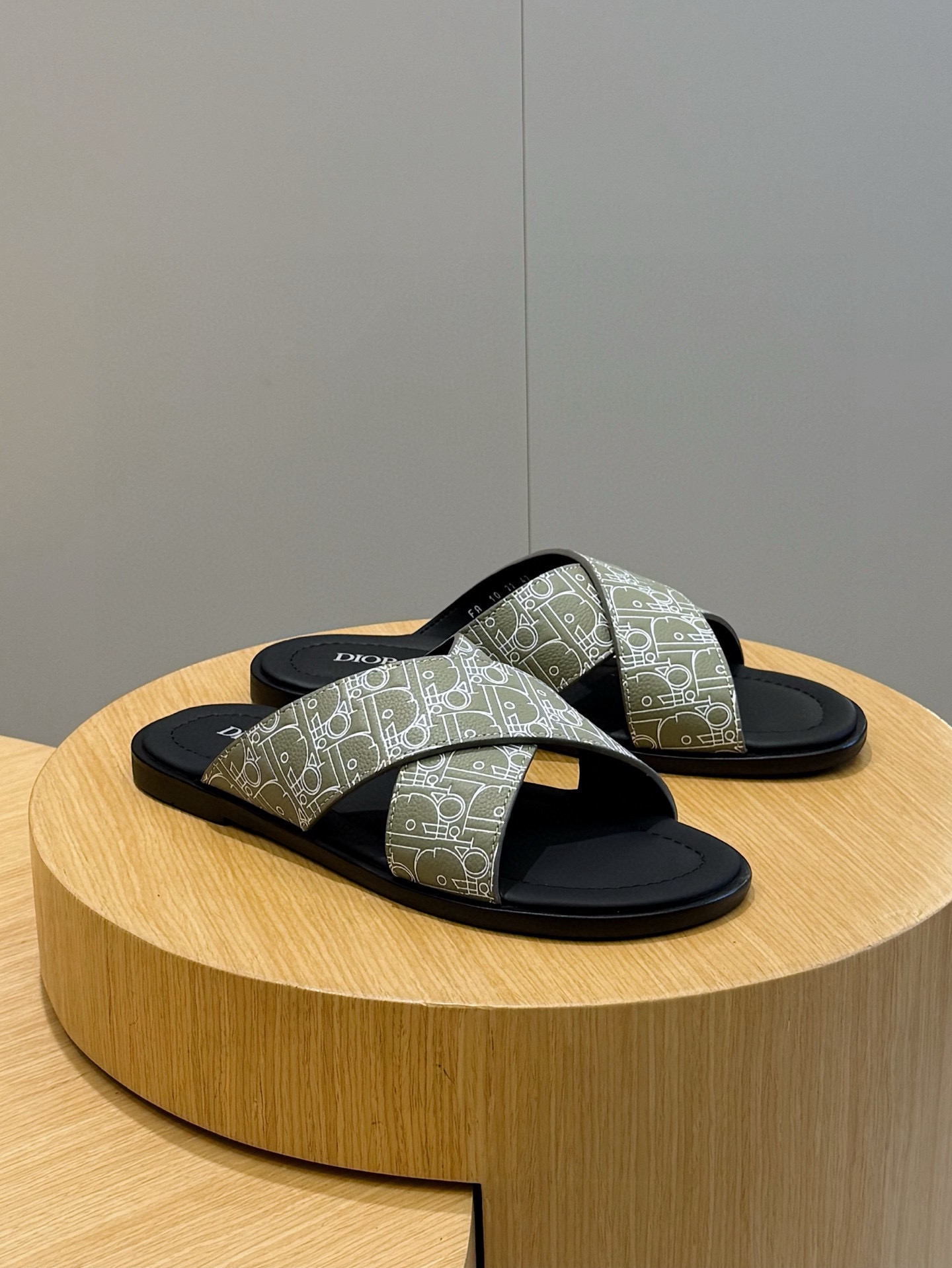 디올 남자 슬리퍼