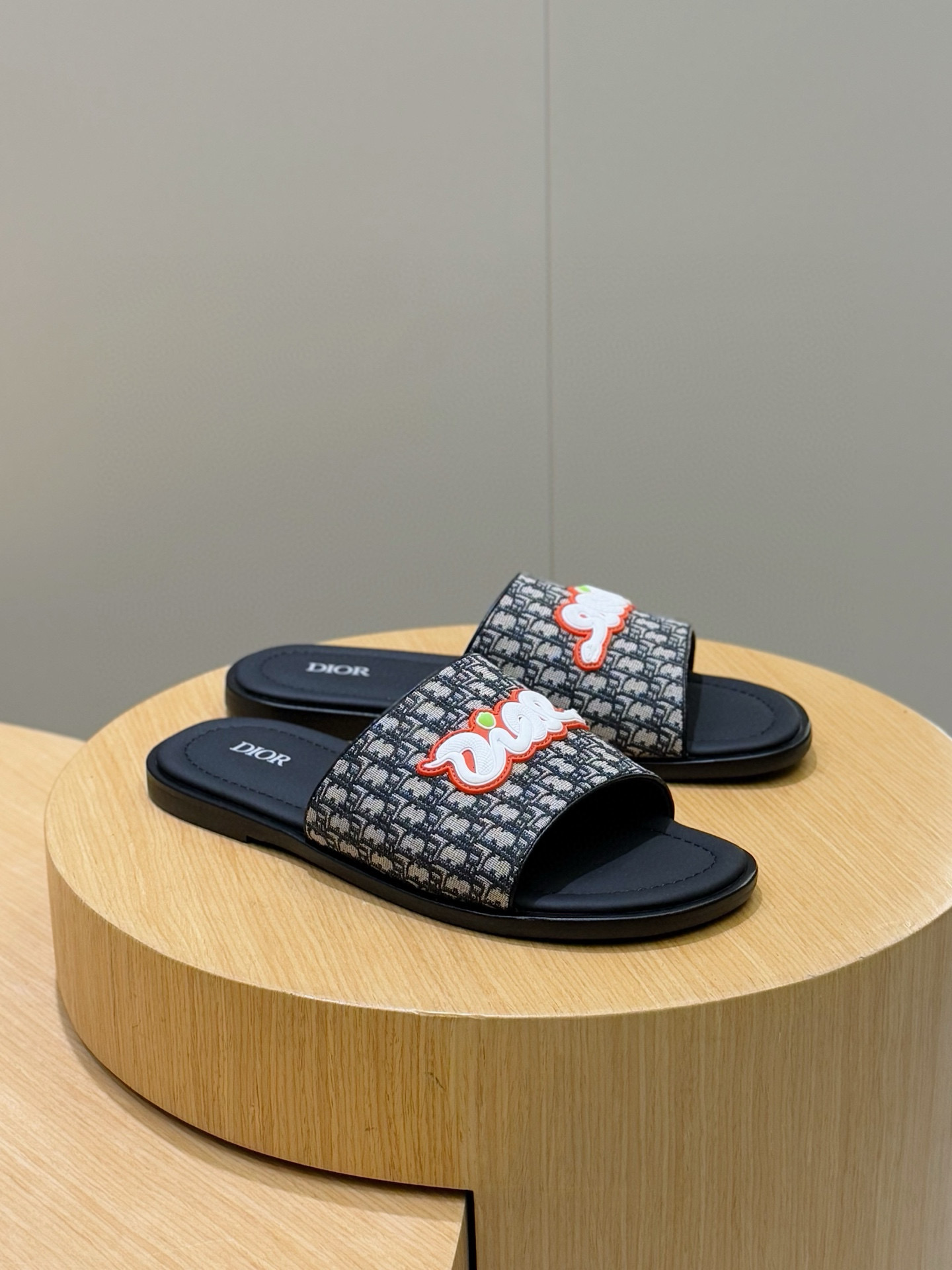 디올 남자 슬리퍼
