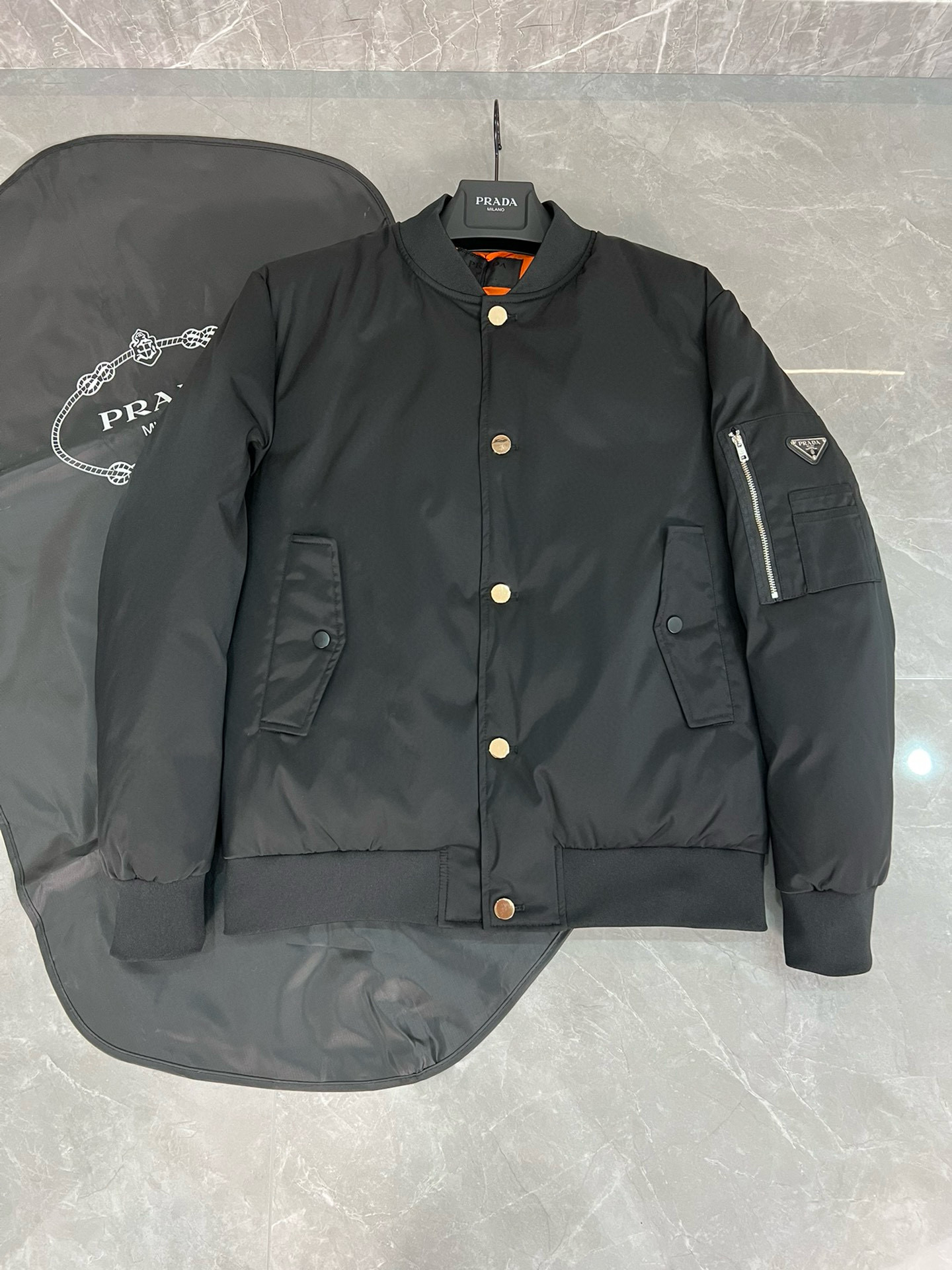 프라다 남녀공용 패딩