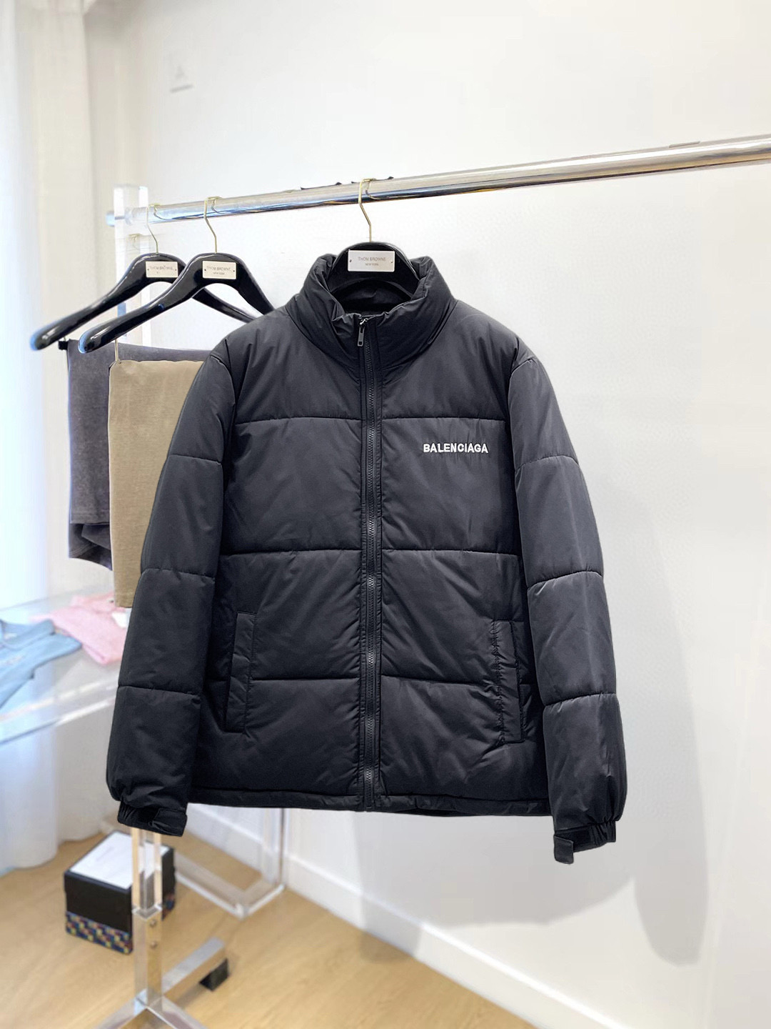 발렌시아가 남자 패딩