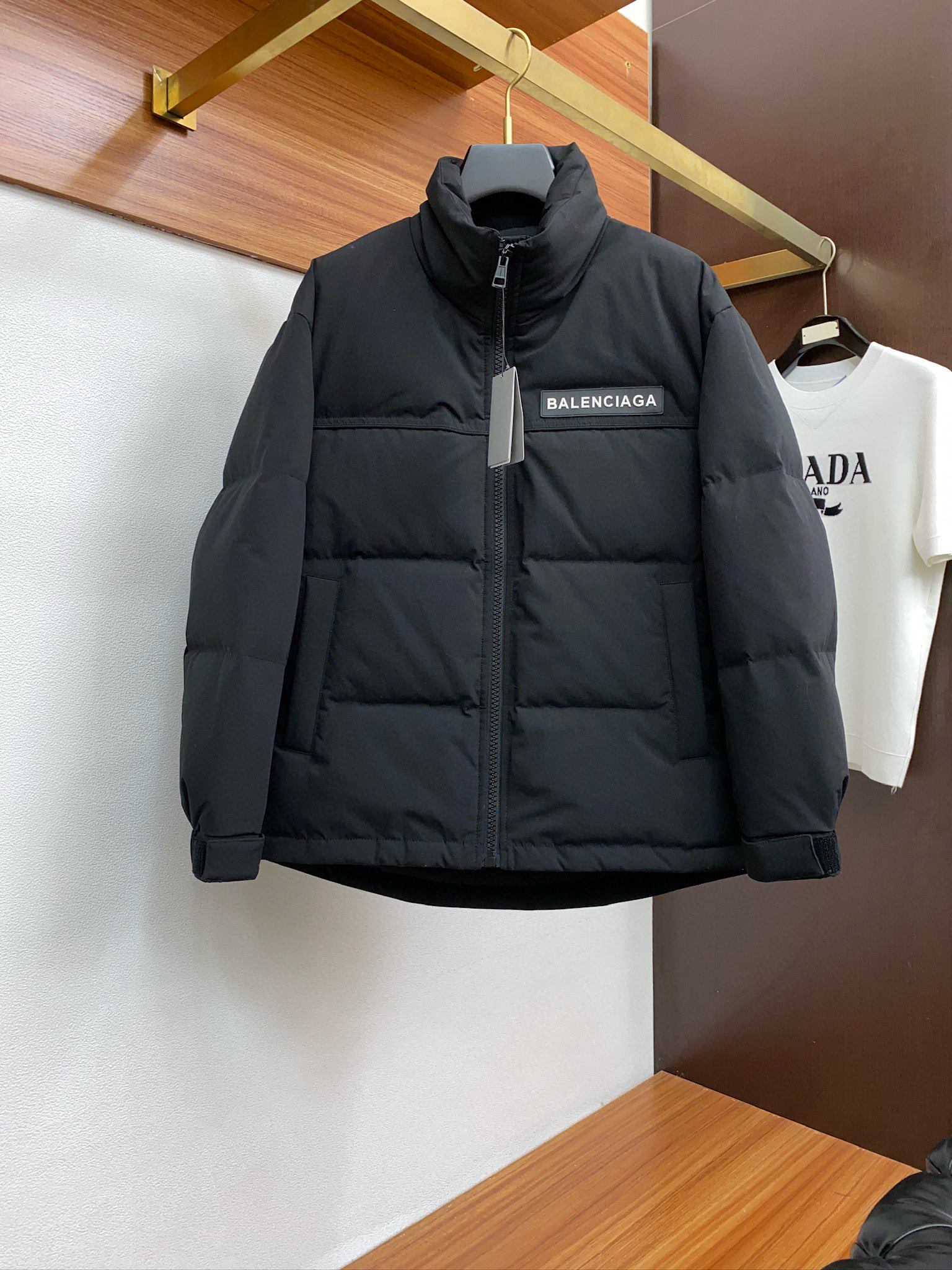 발렌시아가 남자 패딩