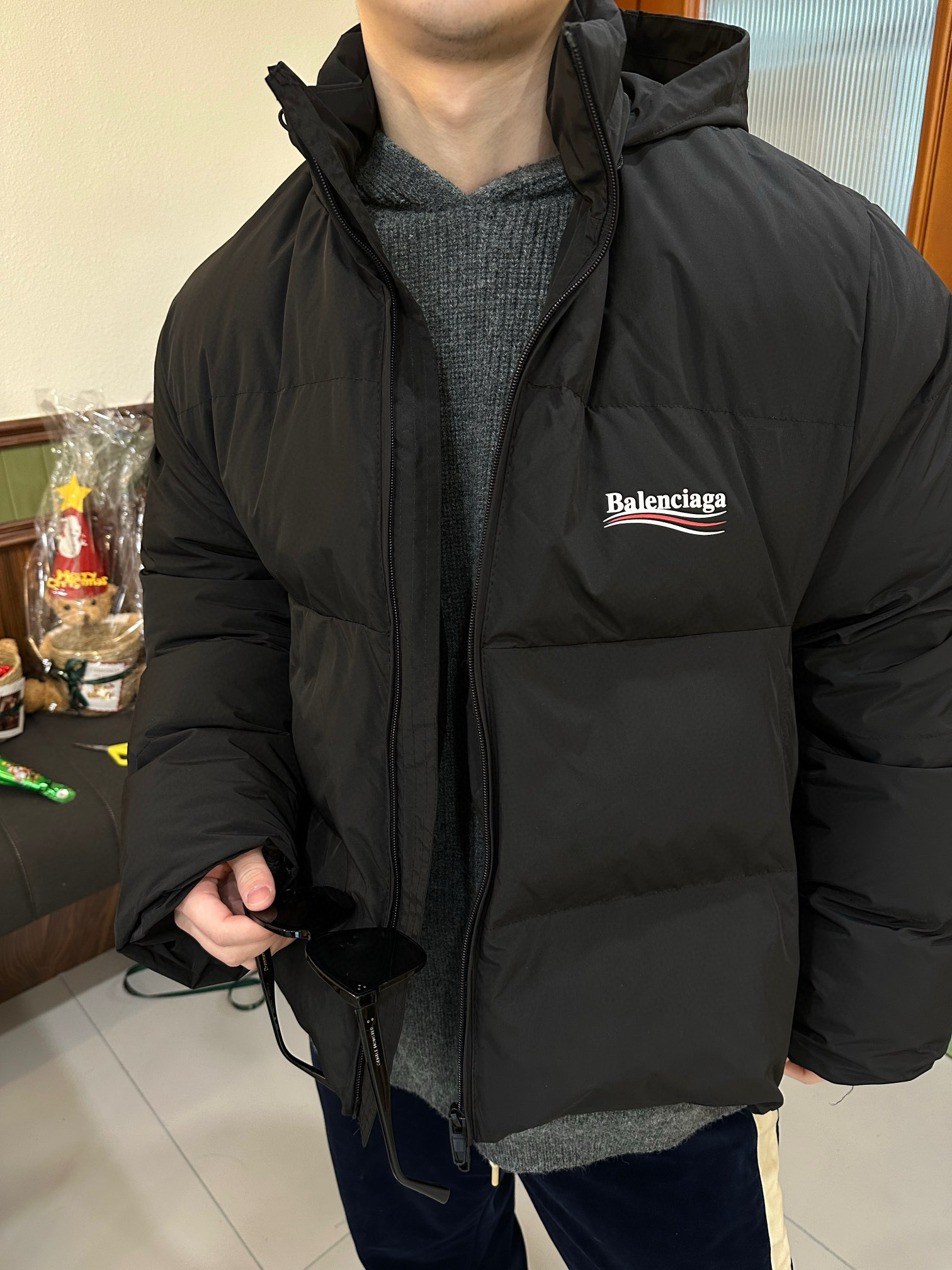 발렌시아가 남녀공용 패딩