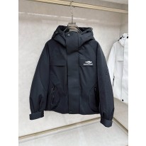 발렌시아가 남자 패딩