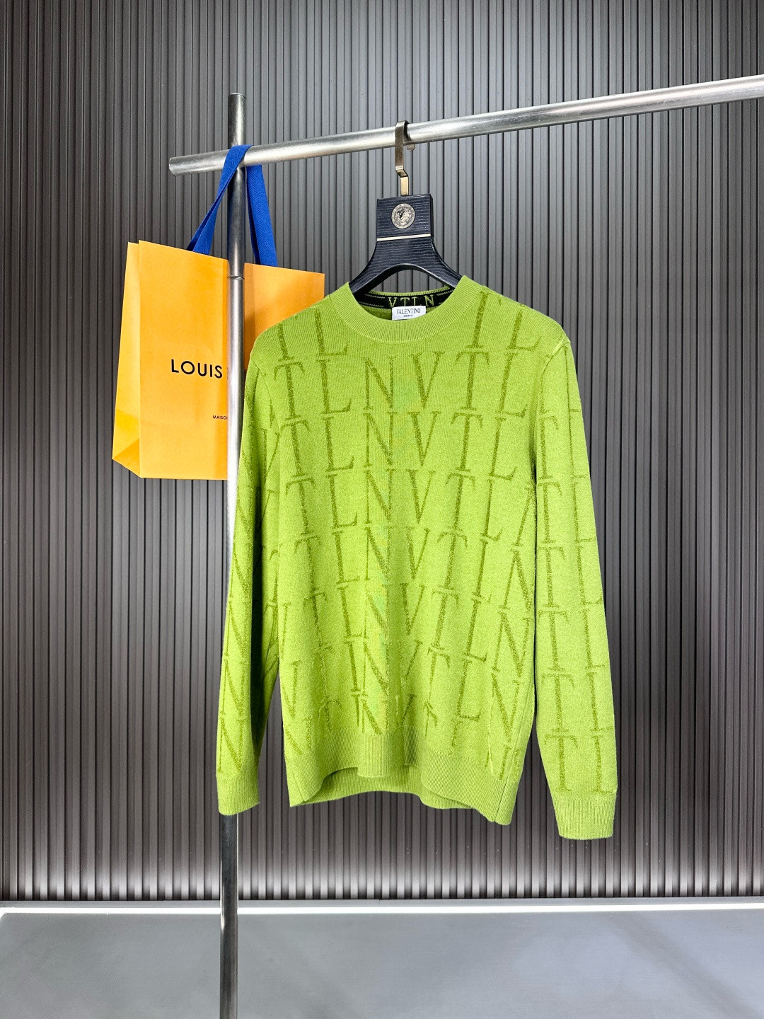 발렌티노 남자 니트