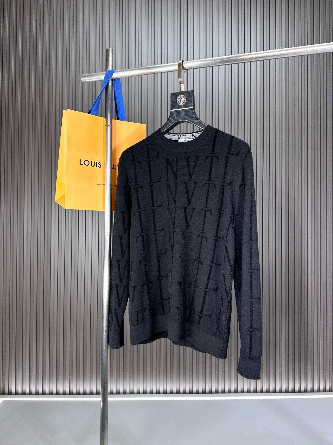 발렌티노 남자 니트