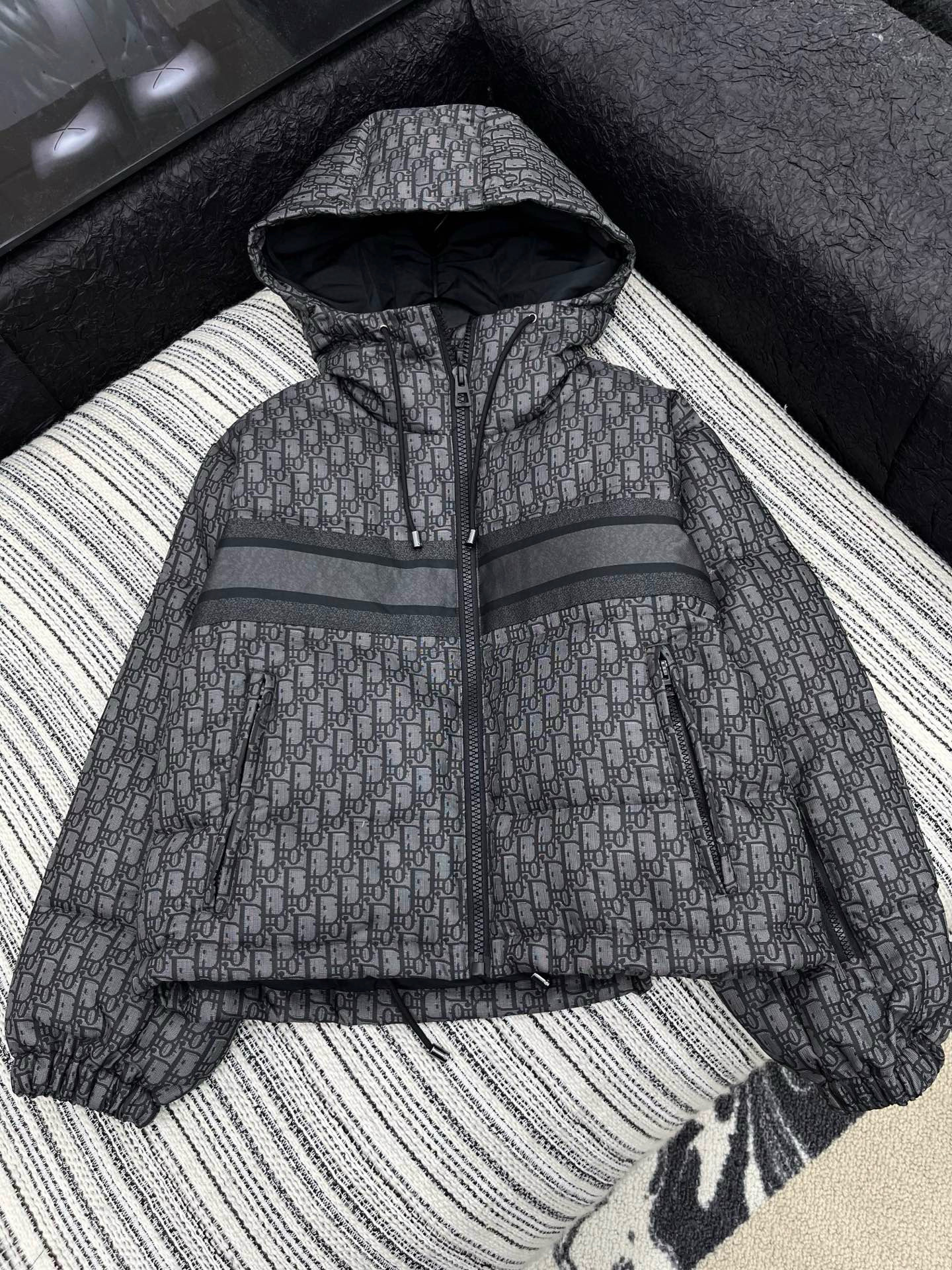 디올 2컬러 여자 패딩